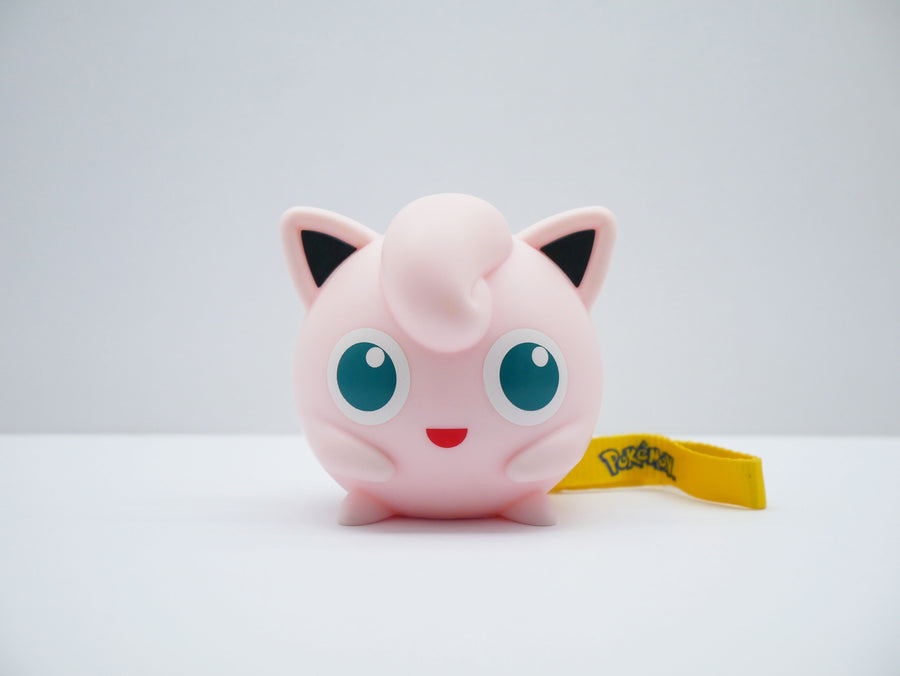 Veilleuse Pokémon Rondoudou rose lumineuse, grands yeux verts, avec dragonne